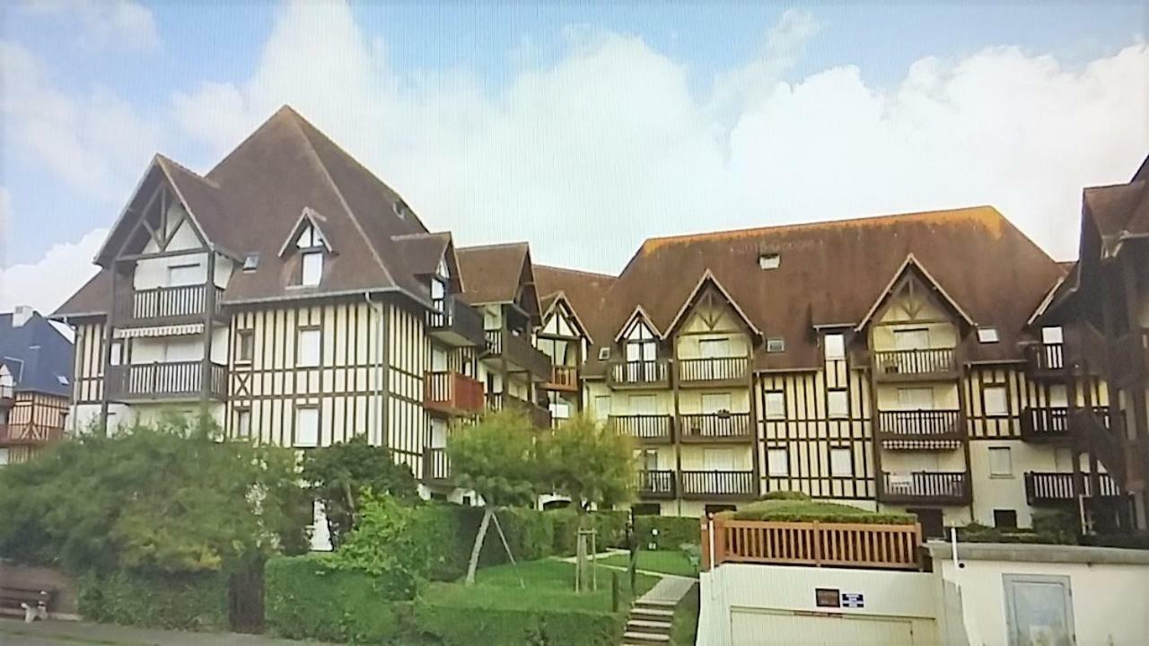 Le Clos Mathilde Cabourg Exterior photo